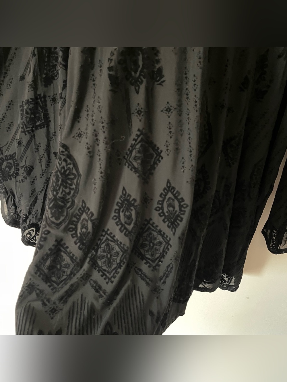 torrid NWT Black Sheer Velvet Burnout Bell Sleeve Tunic Boho Peasant Goth 5X 28 - Picture 5 of 11